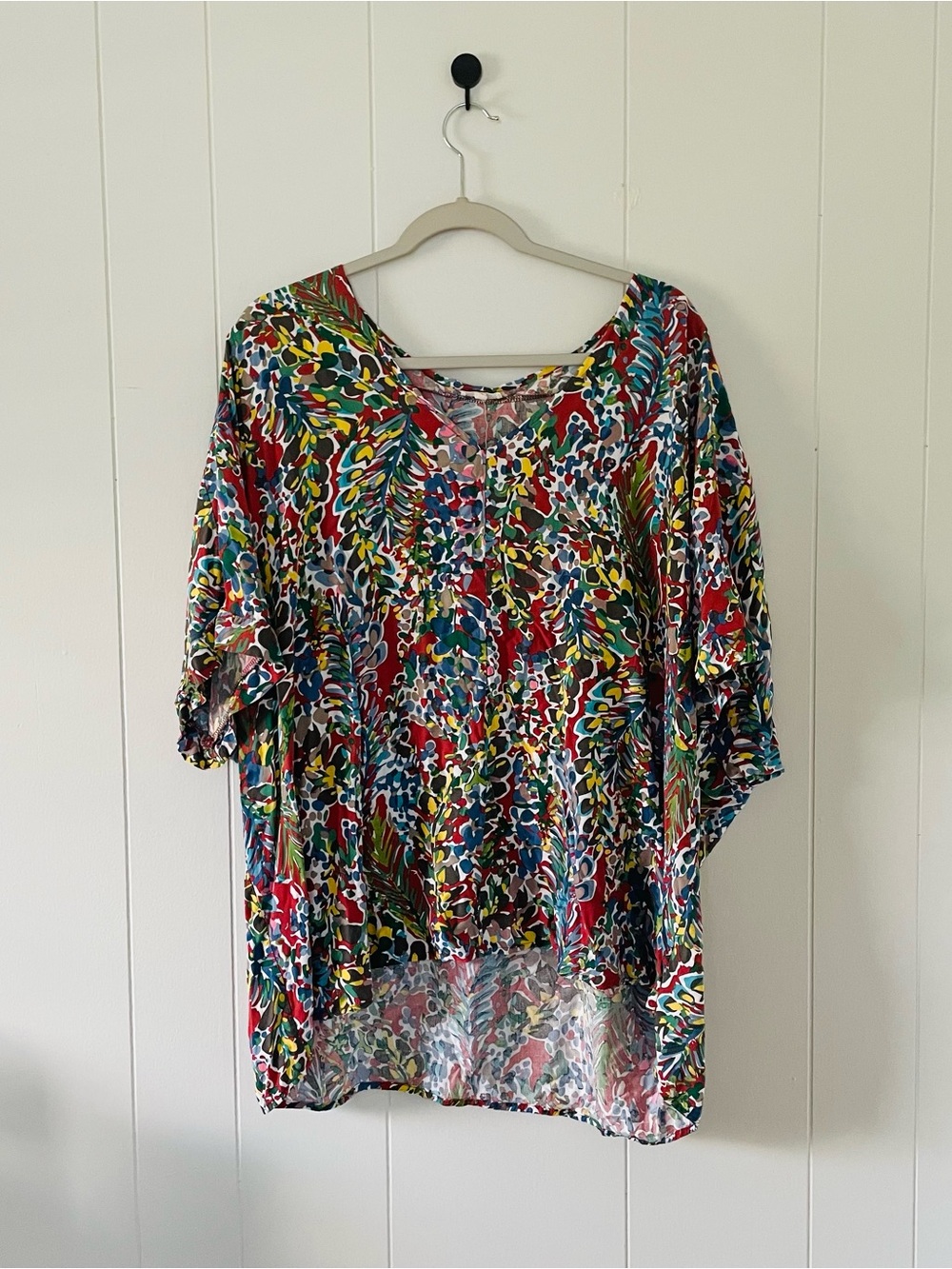 JODIFL Multicolor Abstract V-Neck Blouse